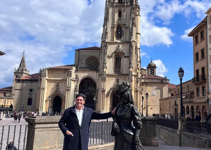 Plaza Del Ayuntamiento -centro Historico- * Oviedo
