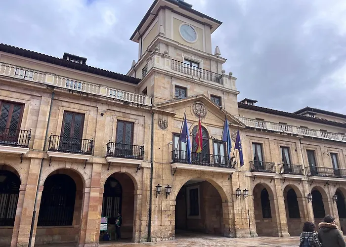 Plaza Del Ayuntamiento -centro Historico- اوفيدو