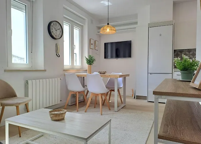 Plaza Del Ayuntamiento -centro Historico- Oviedo